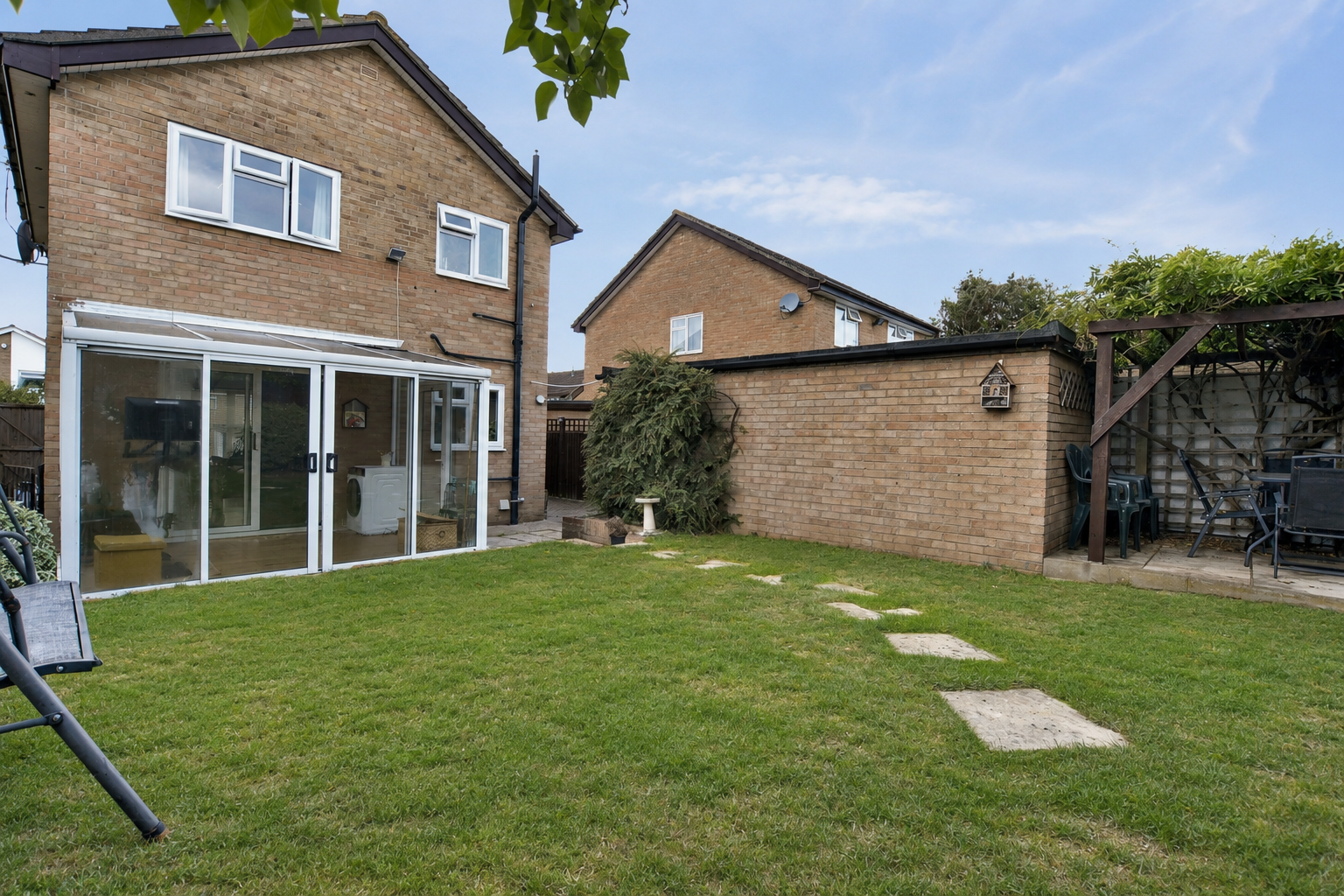 Detached House for sale in Gloucester, Oxmoor, Abbeydale, Gloucester, GL4 5XW