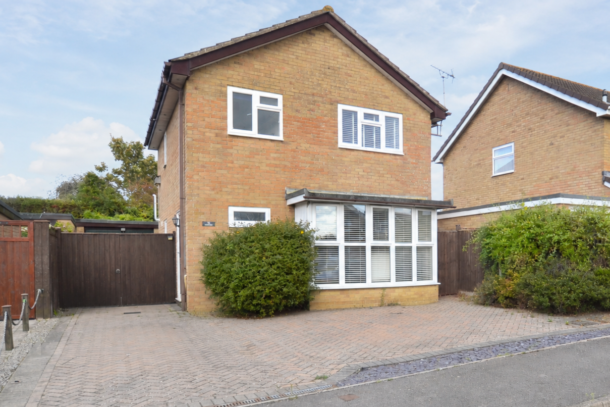 Detached House for sale in Gloucester, Oxmoor, Abbeydale, Gloucester, GL4 5XW