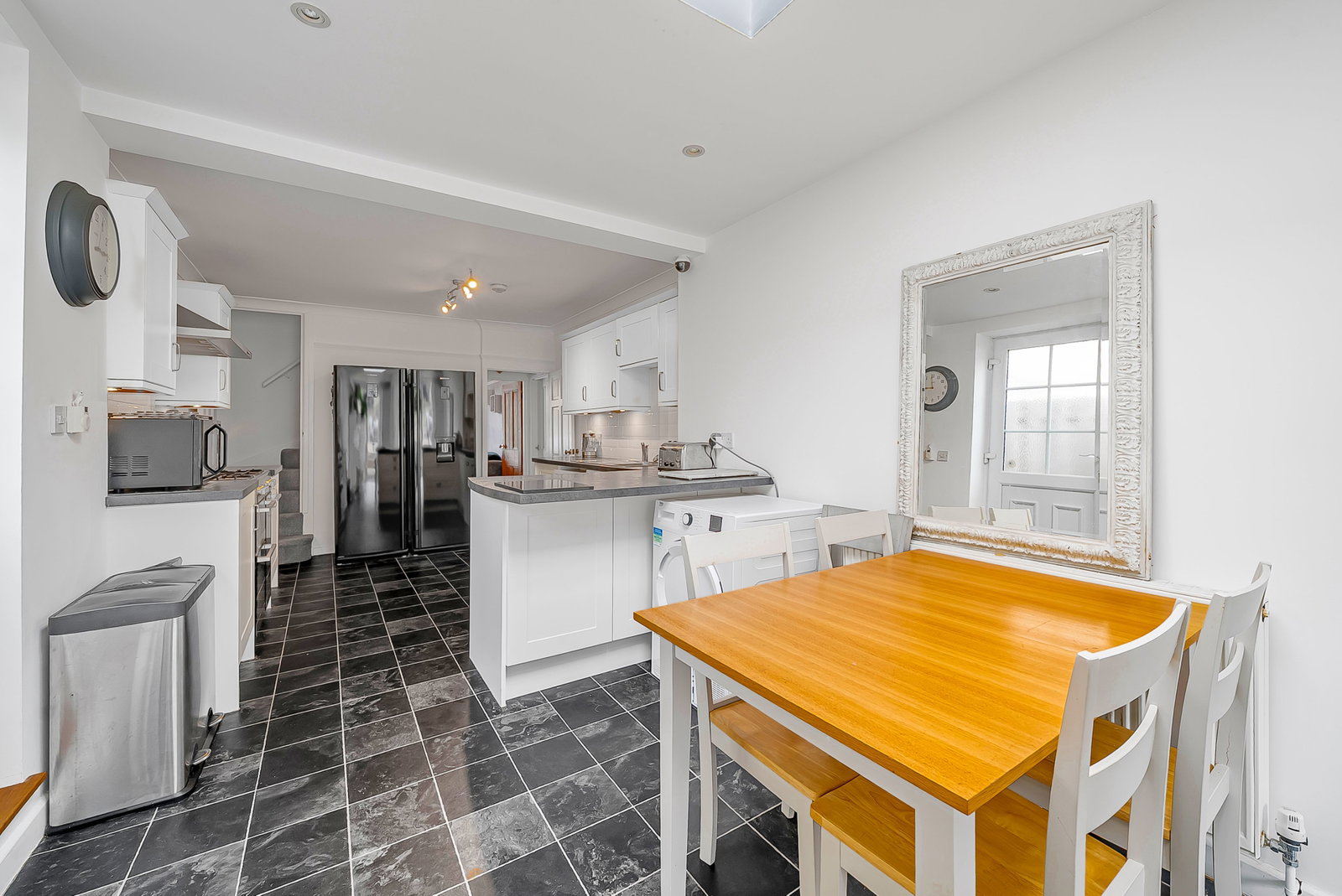 Semi Detached House for sale in Hemel Hempstead, Cotterells, Hemel Hempstead, HP1, 936 m²