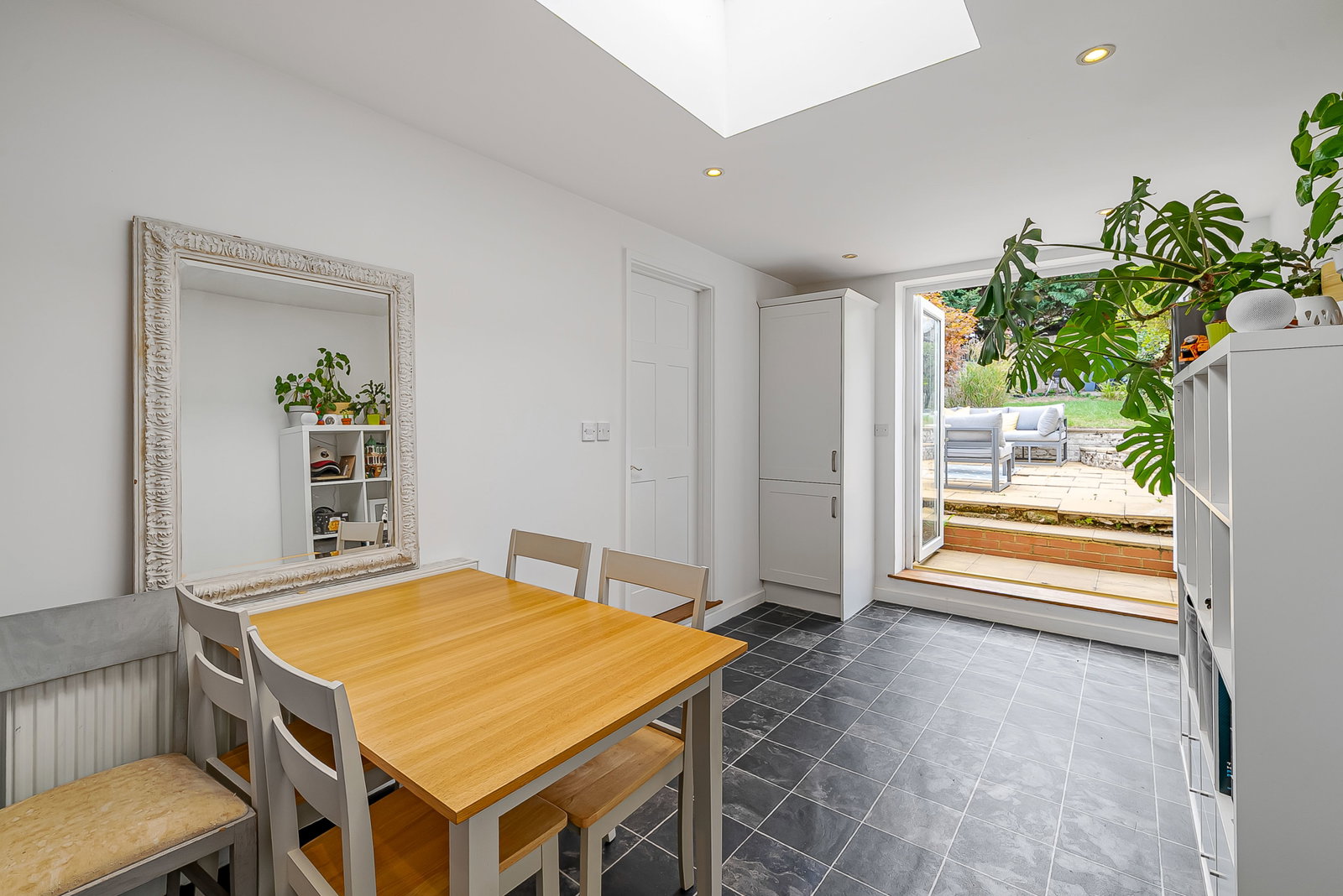 Semi Detached House for sale in Hemel Hempstead, Cotterells, Hemel Hempstead, HP1, 936 m²