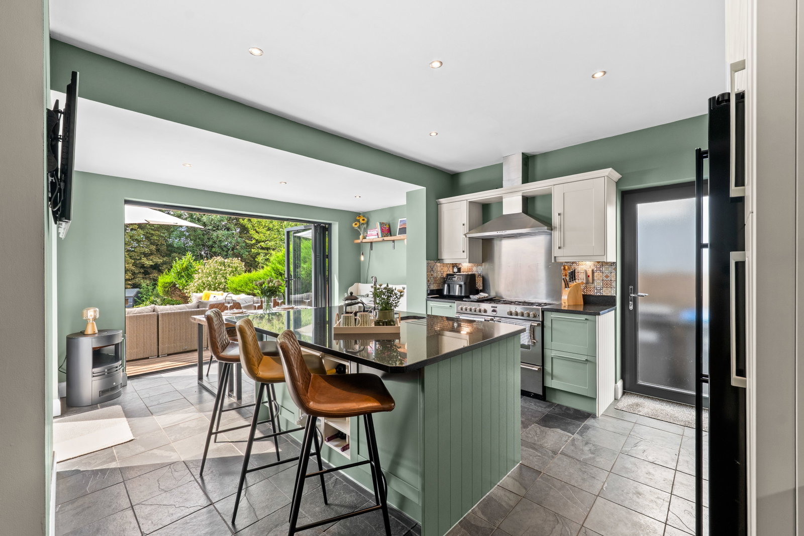 Semi Detached House for sale in South Croydon, North Down, South Croydon, CR2 9PA