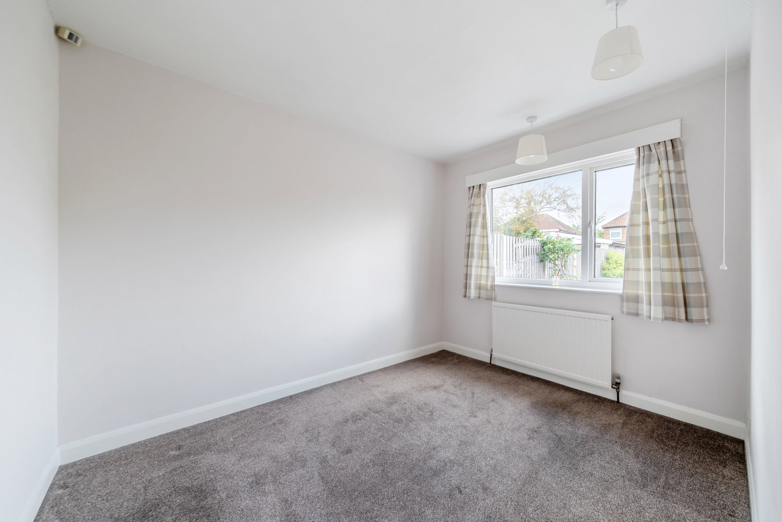Bungalow in York 4