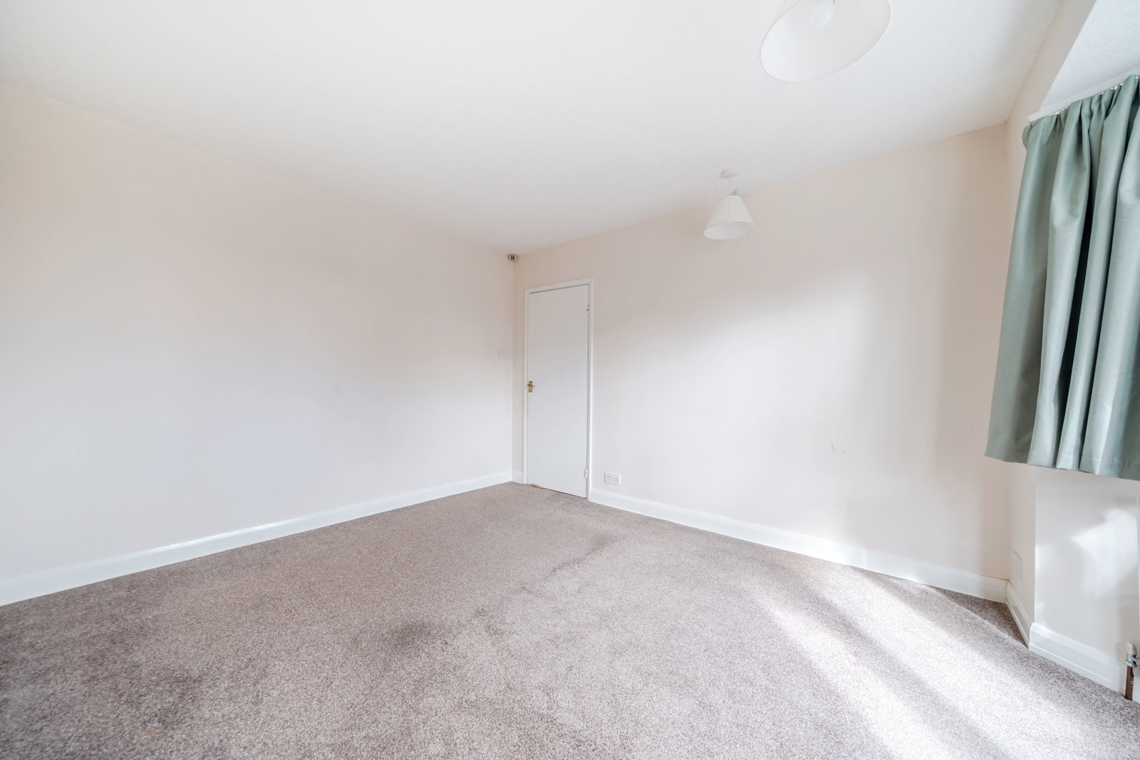 Bungalow in York 5