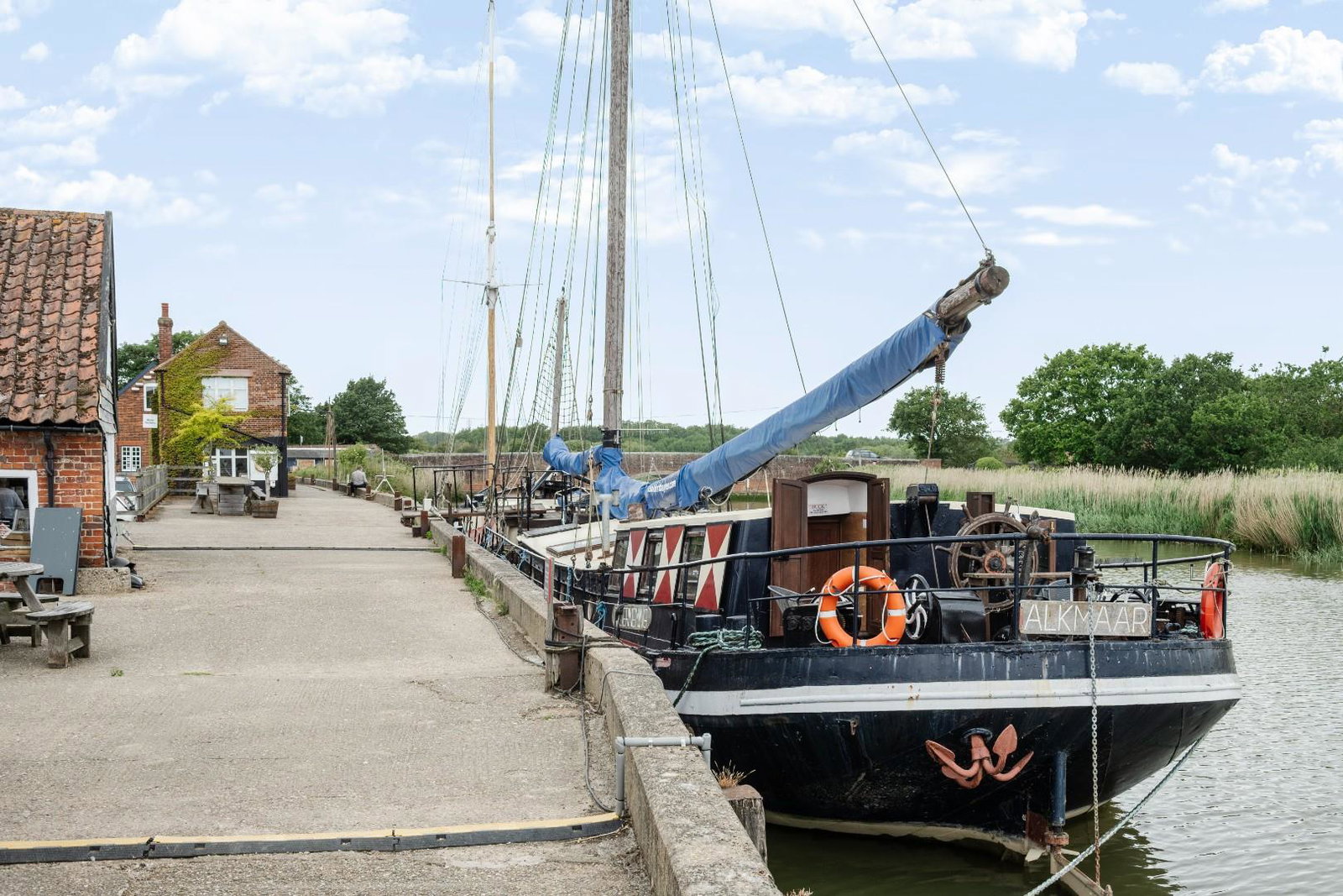 House Boat in Snape