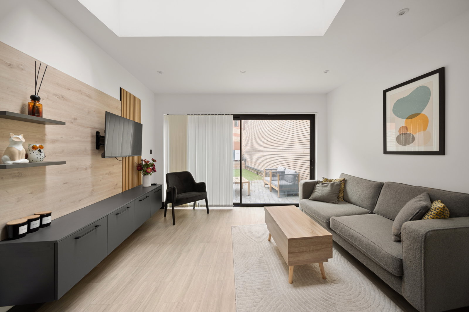 Terraced House for sale in London, Laurie Grove, London, SE14 6NH, 898 m²