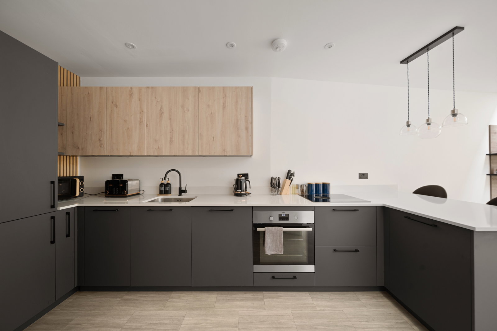 Terraced House for sale in London, Laurie Grove, London, SE14 6NH, 898 m²