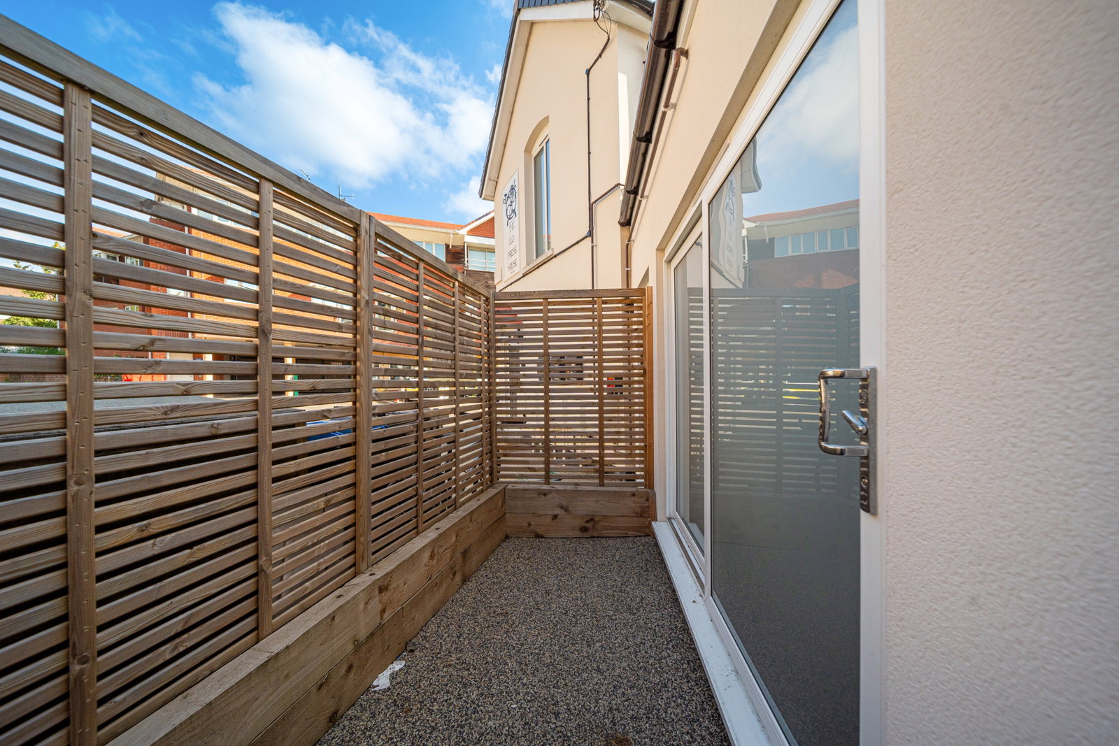 Maisonette for sale in Caterham, Timber Hill Road, Caterham, CR3 6LD, 850 m²