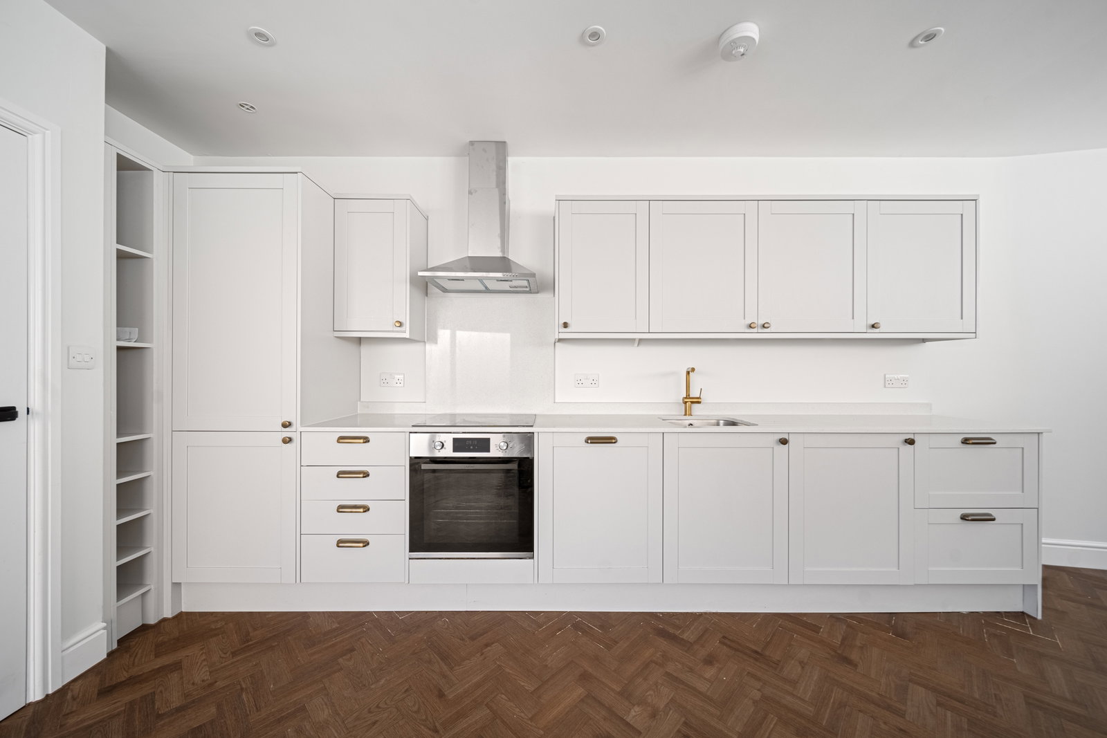 Maisonette for sale in Caterham, Timber Hill Road, Caterham, CR3 6LD, 850 m²