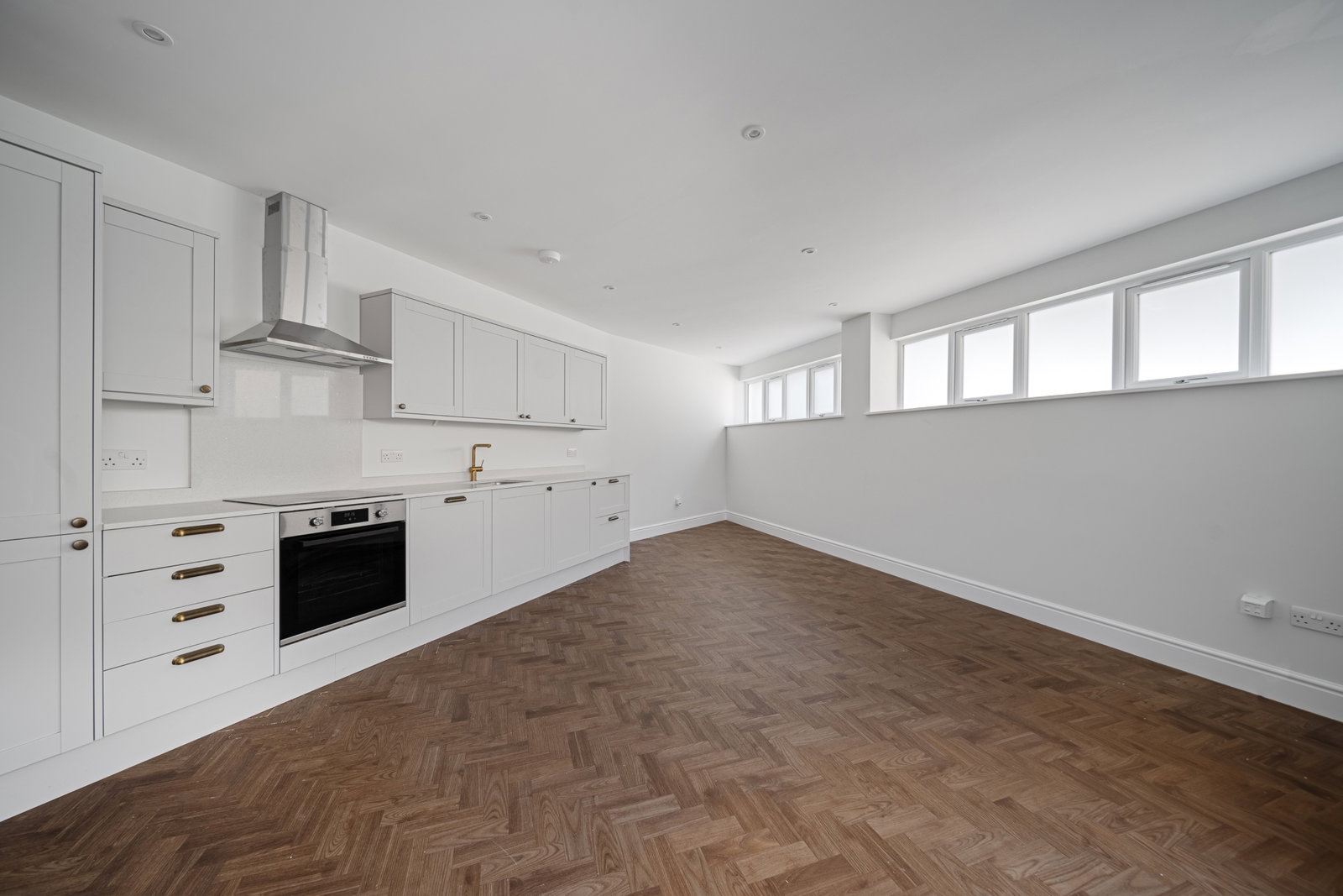 Maisonette for sale in Caterham, Timber Hill Road, Caterham, CR3 6LD, 850 m²