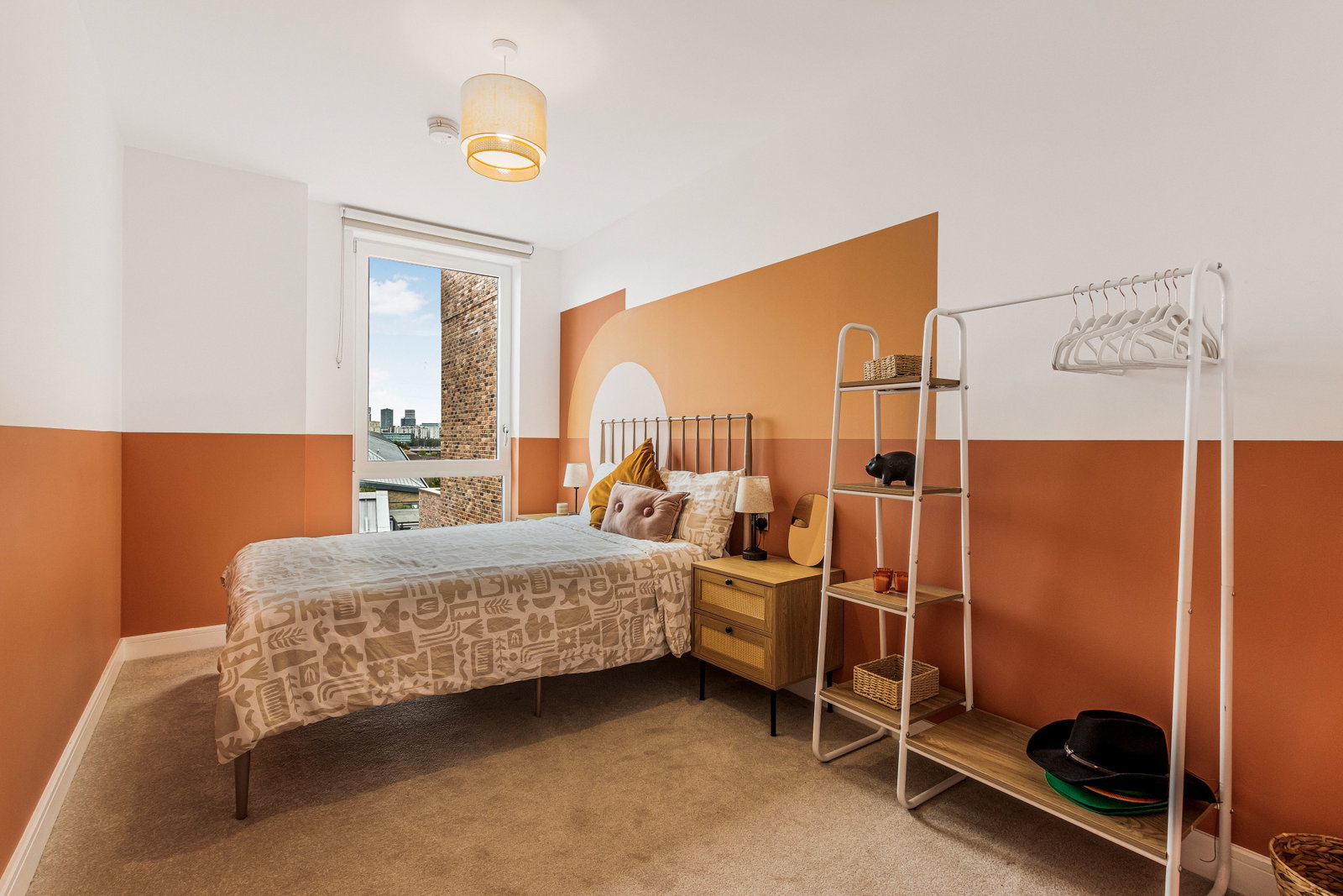 Apartment for sale in London, Auckland Road, Leyton, E10 5UL, 860 m²