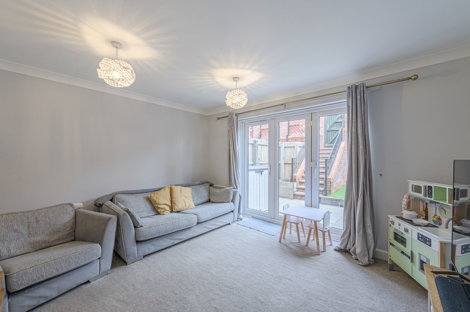 Terraced House for sale in Burntwood, Willett Avenue, Burntwood, 667 m²