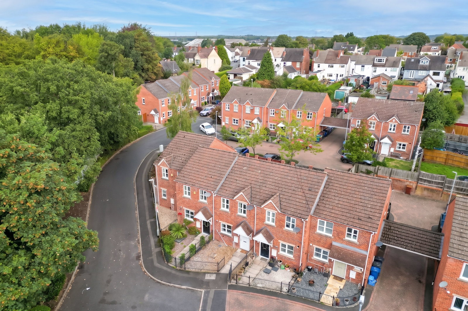 Terraced House for sale in Burntwood, Willett Avenue, Burntwood, 667 m²