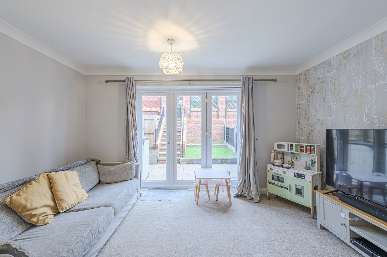 Terraced House for sale in Burntwood, Willett Avenue, Burntwood, 667 m²