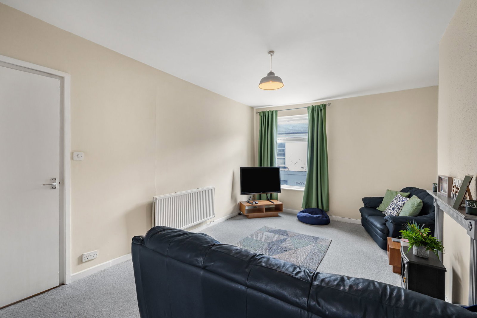 Flat in Pontypool 3