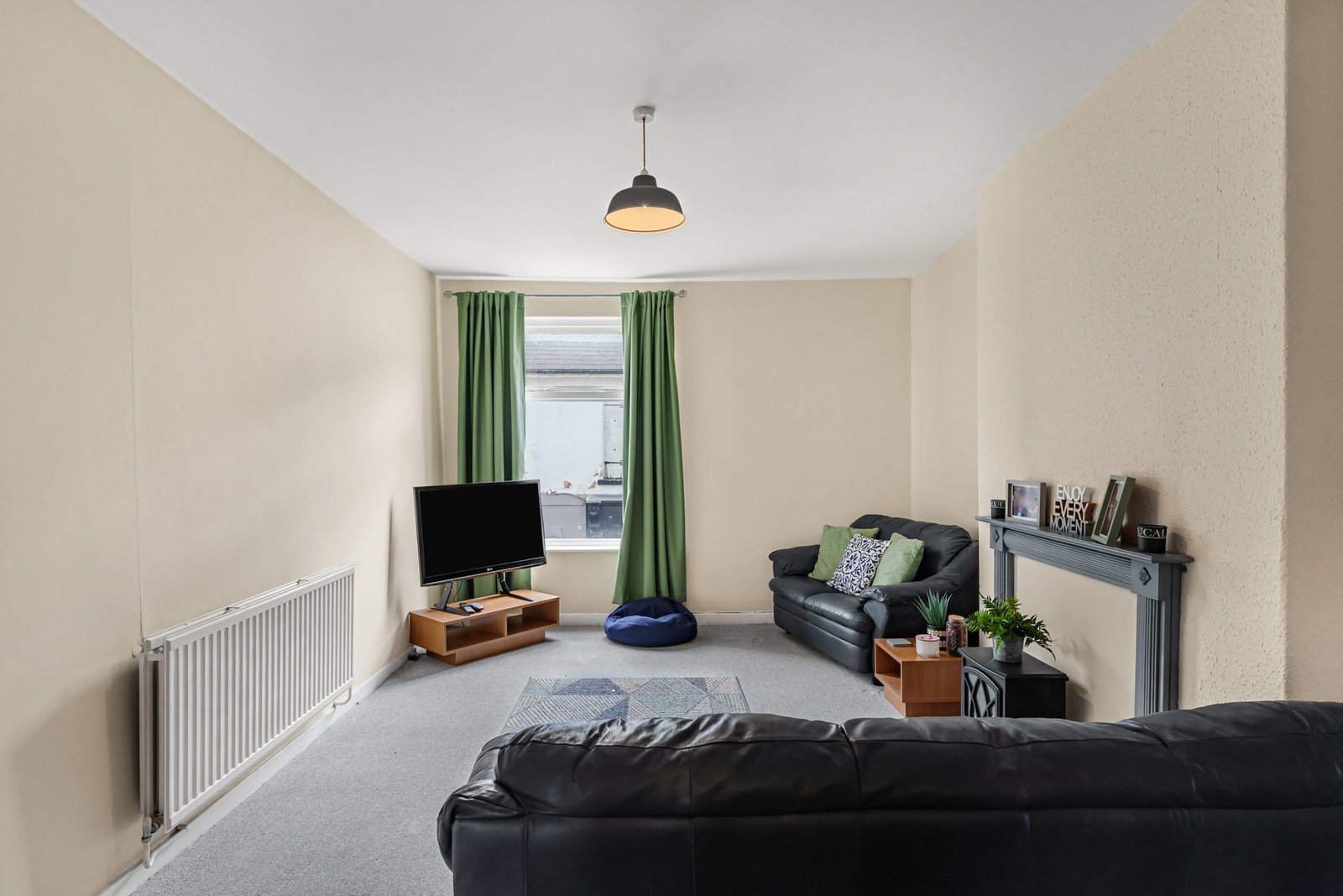 Flat in Pontypool 2