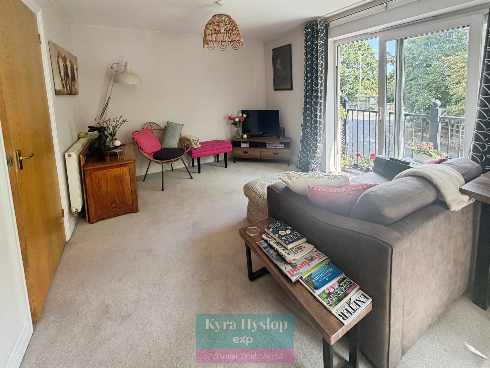 Flat for sale in Exeter, Pinbridge Mews, Exeter, EX4 8HQ, 549 m²