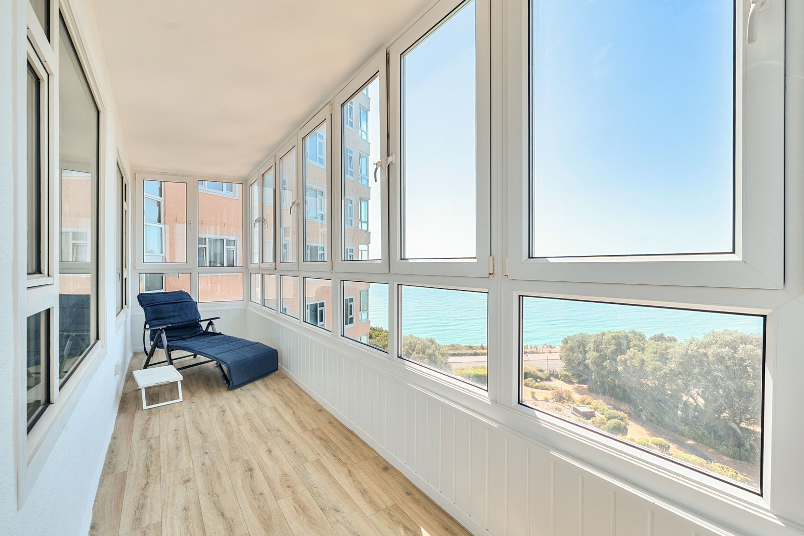 Flat for sale in Bournemouth, Manor Road, Bournemouth, BH1 3EJ, 1404 m²