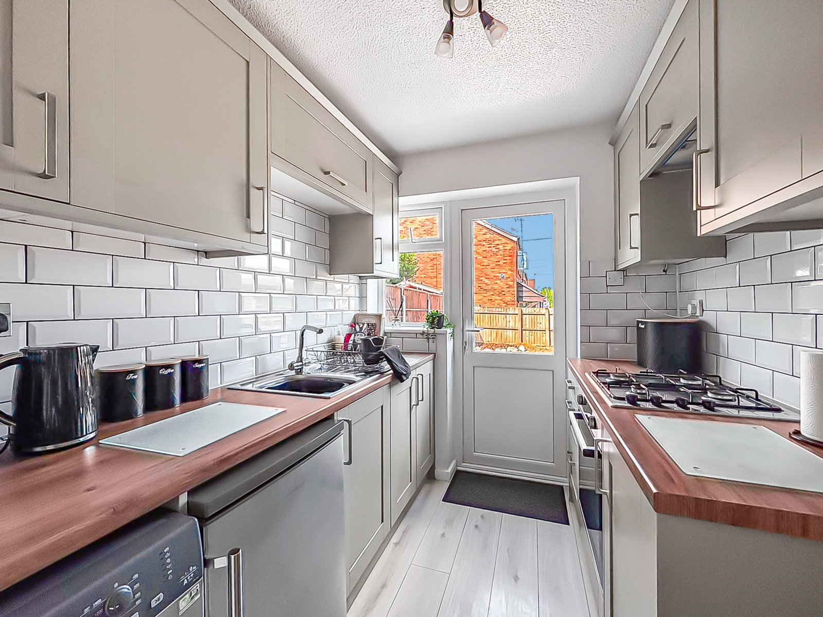 Semi Detached House for sale in Gloucester, Lower Meadow, Quedgeley, Gloucester, GL2 4YY
