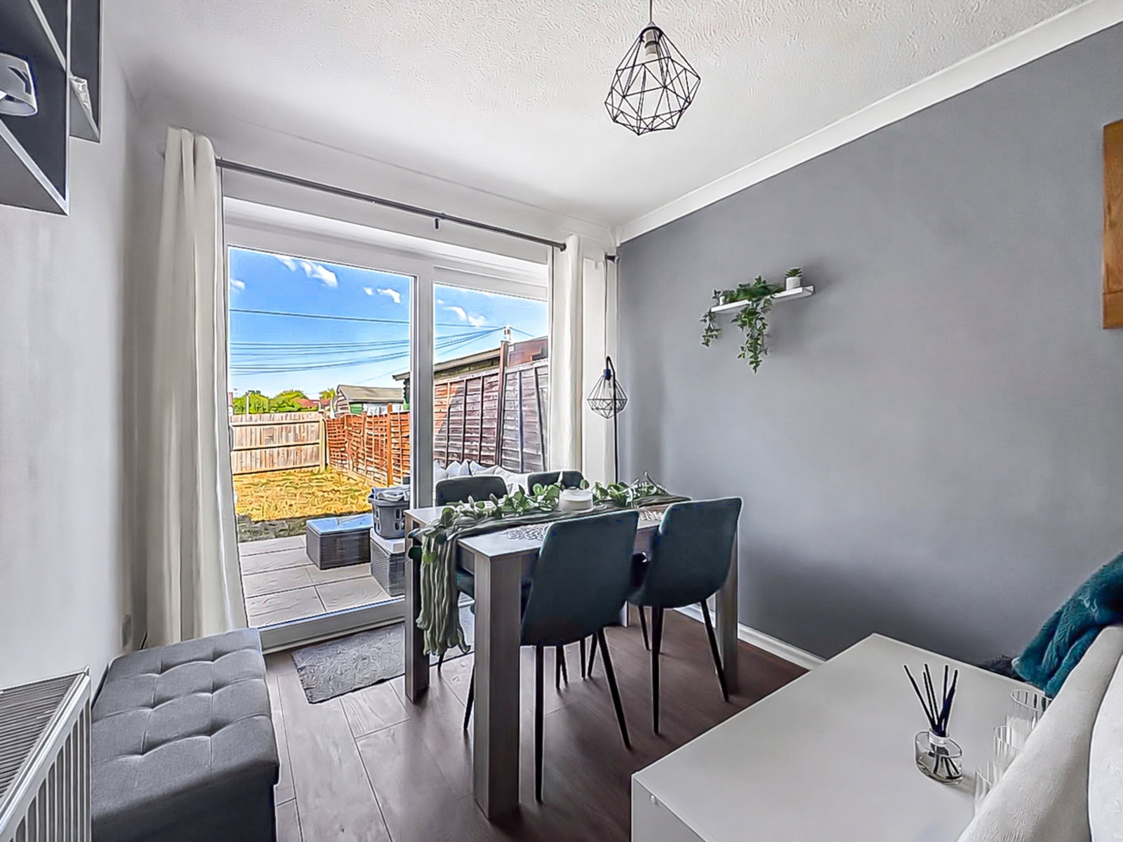 Semi Detached House for sale in Gloucester, Lower Meadow, Quedgeley, Gloucester, GL2 4YY