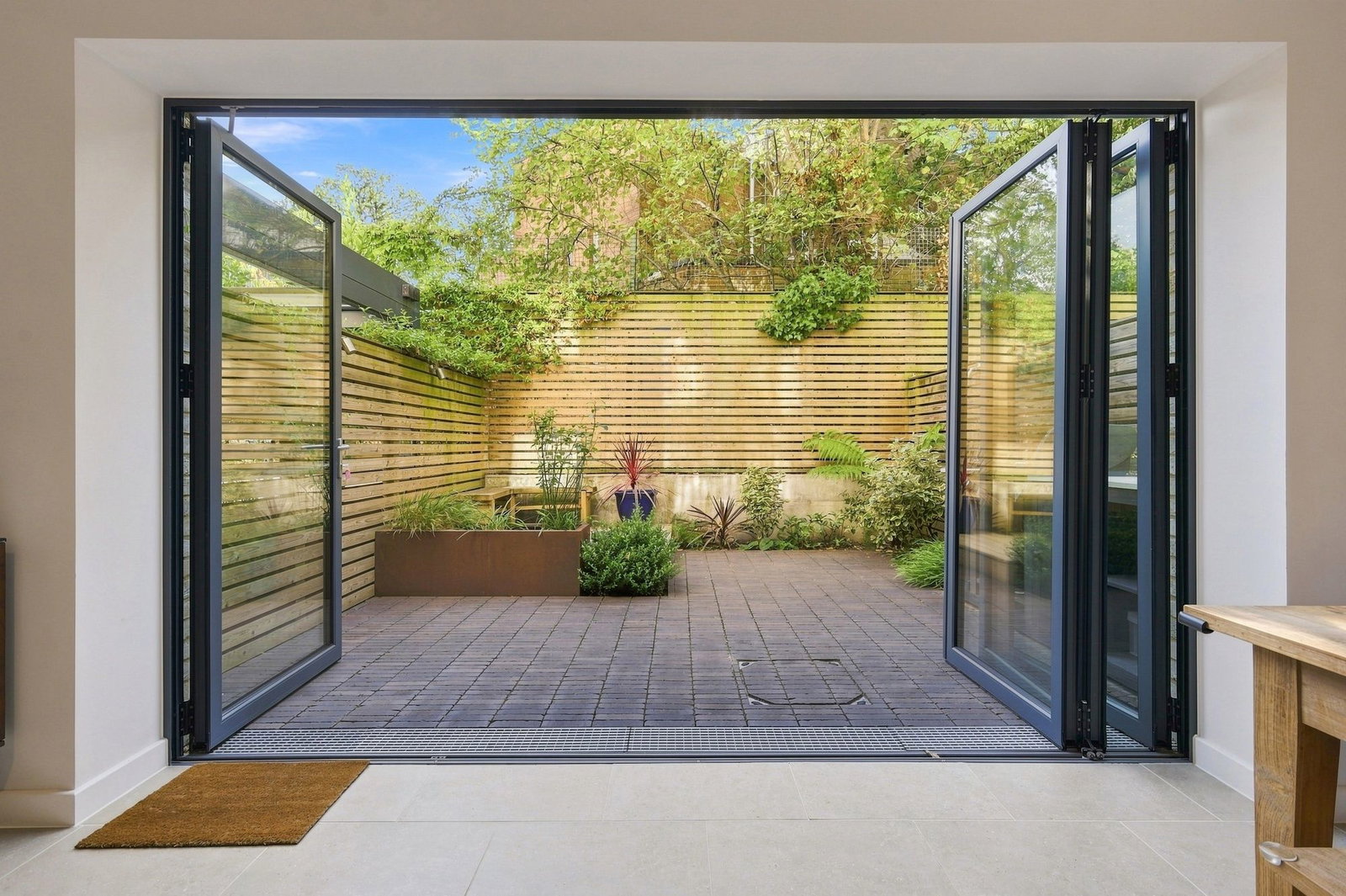 Terraced House for sale in London, Beatrice Place, SW19