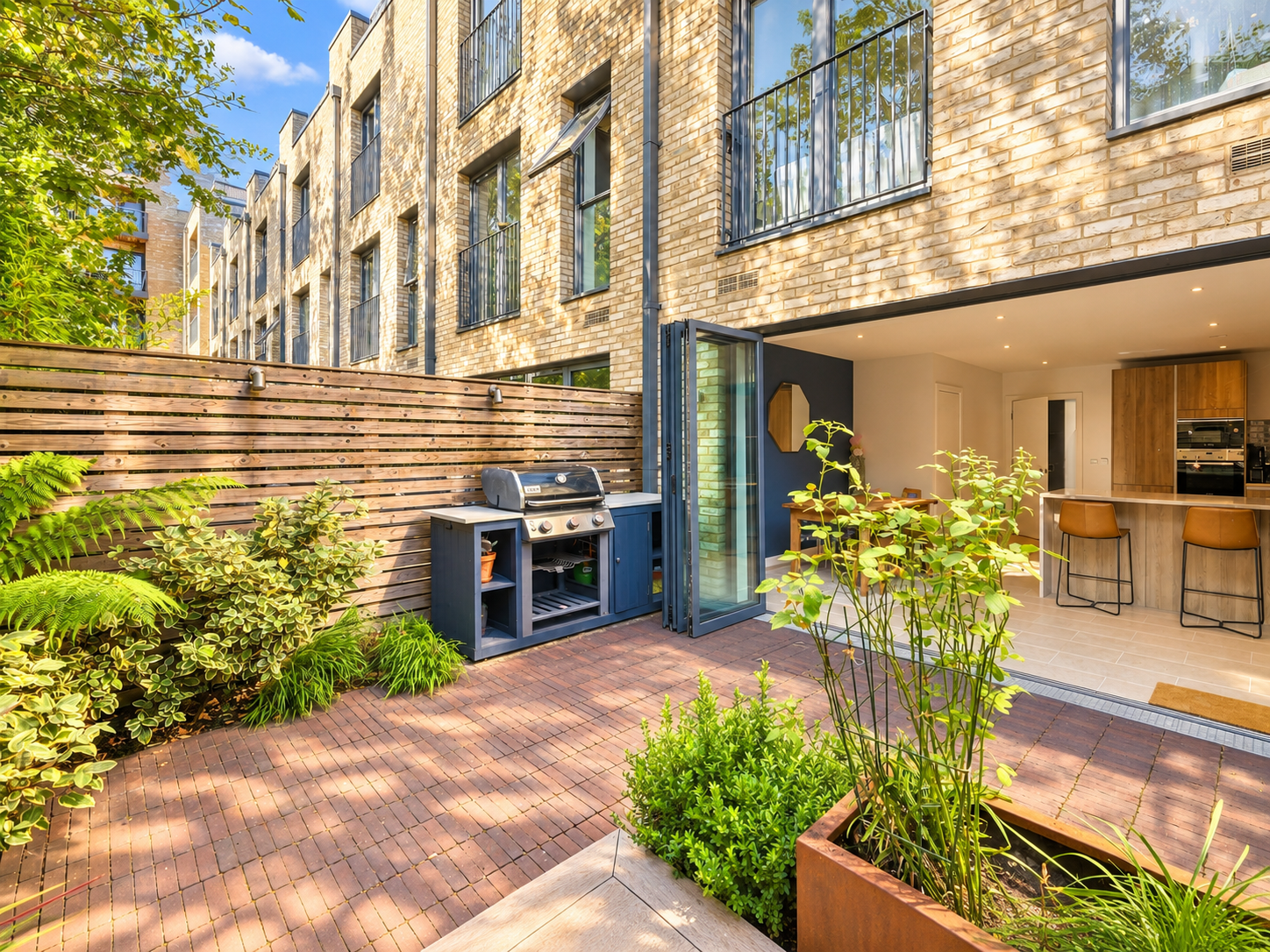 Terraced House for sale in London, Beatrice Place, SW19