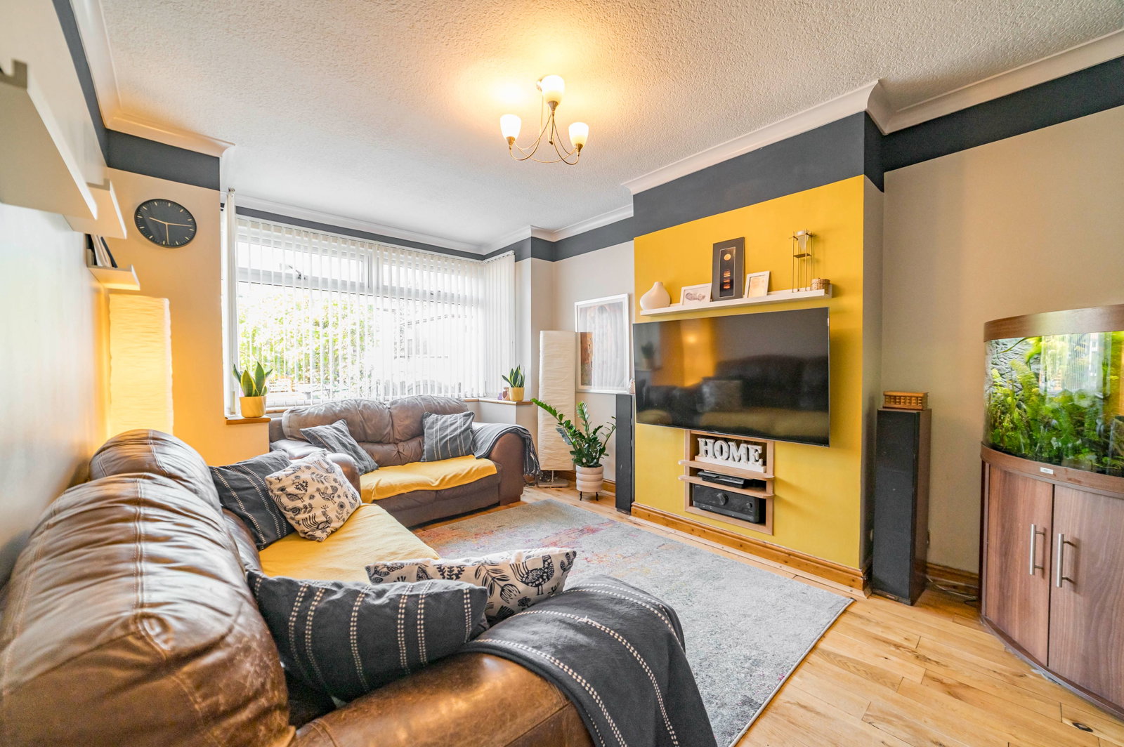 Semi Detached House for sale in Manchester, Chertsey Close, Gorton, Manchester, M18, 1167 m²