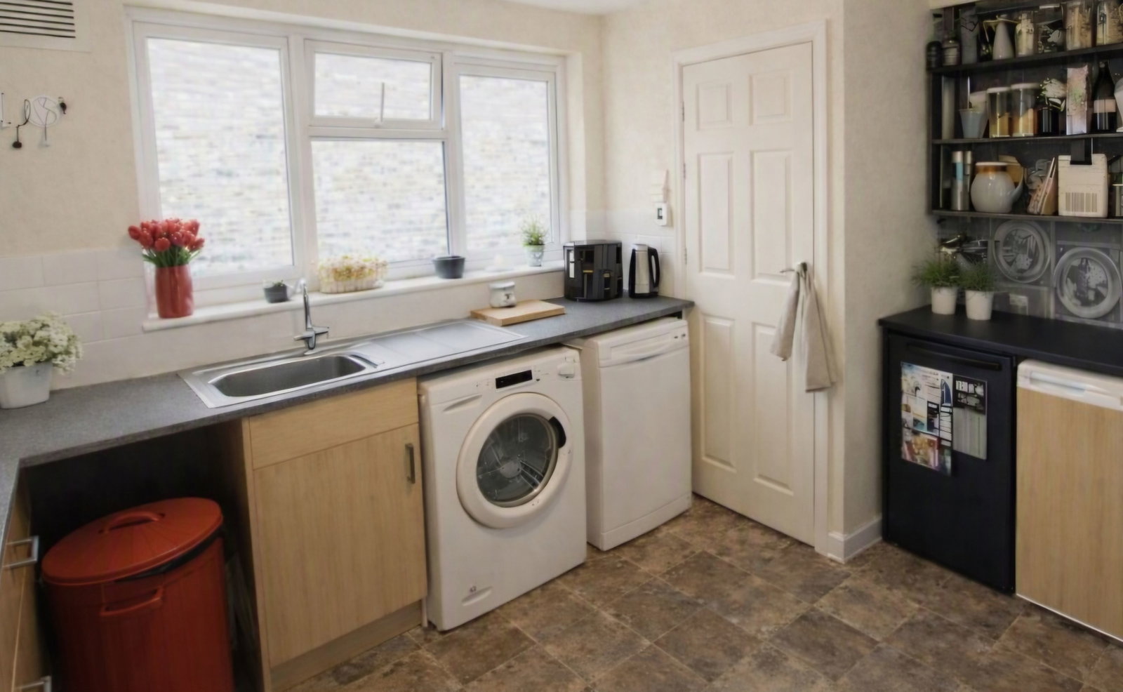 Flat for sale in Stourbridge, Kingsway, Wollaston, DY8 4TN