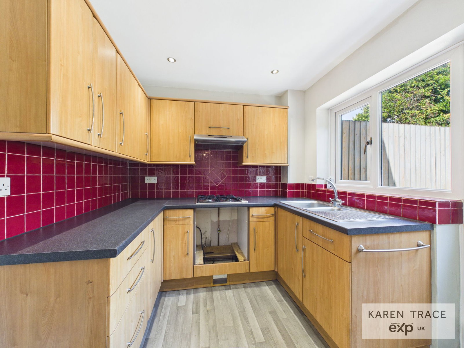 Semi Detached House for sale in St. Austell, Mayfield Close, Boscoppa, St Austell, PL25, 972 m²
