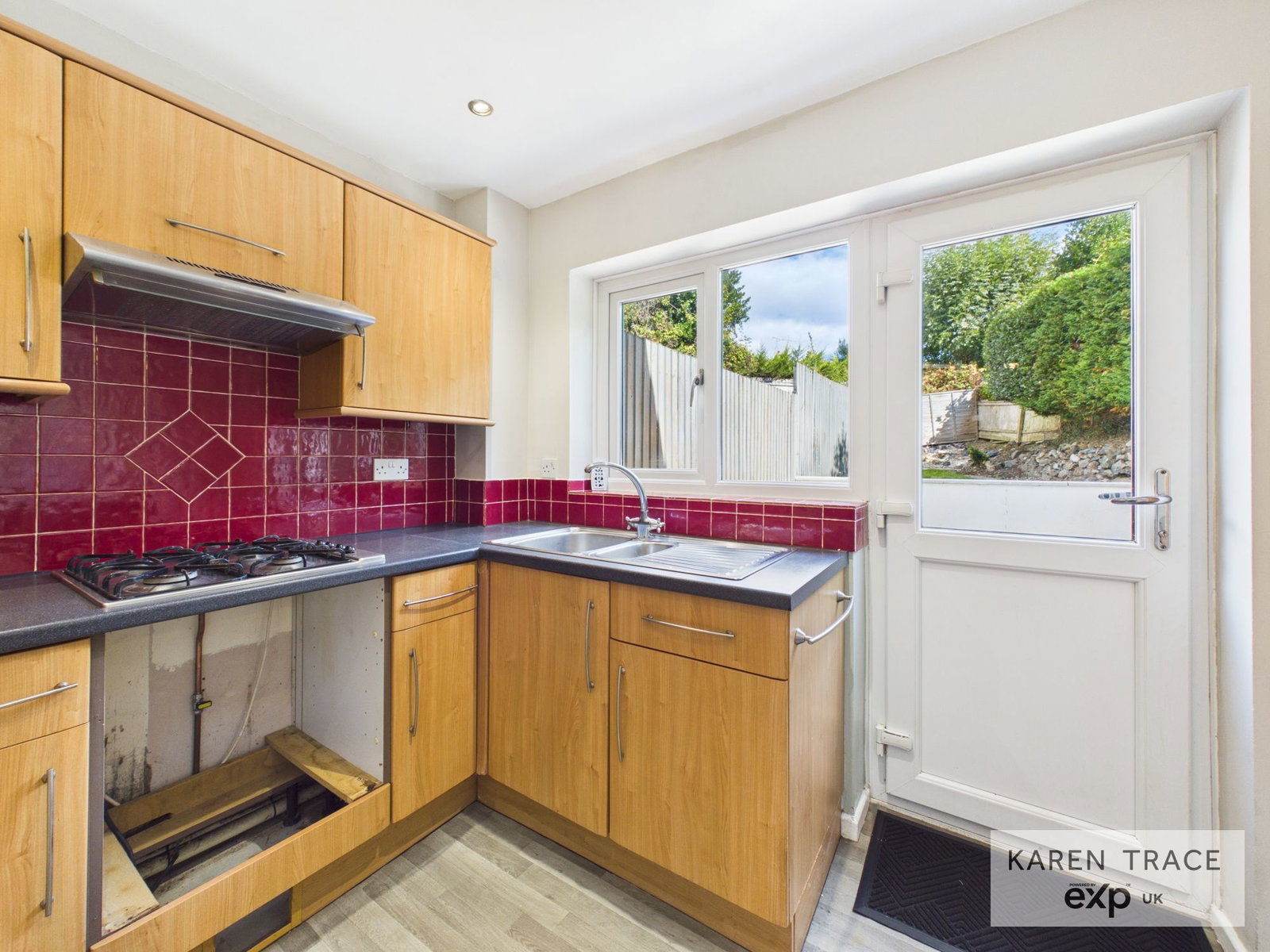 Semi Detached House for sale in St. Austell, Mayfield Close, Boscoppa, St Austell, PL25, 972 m²