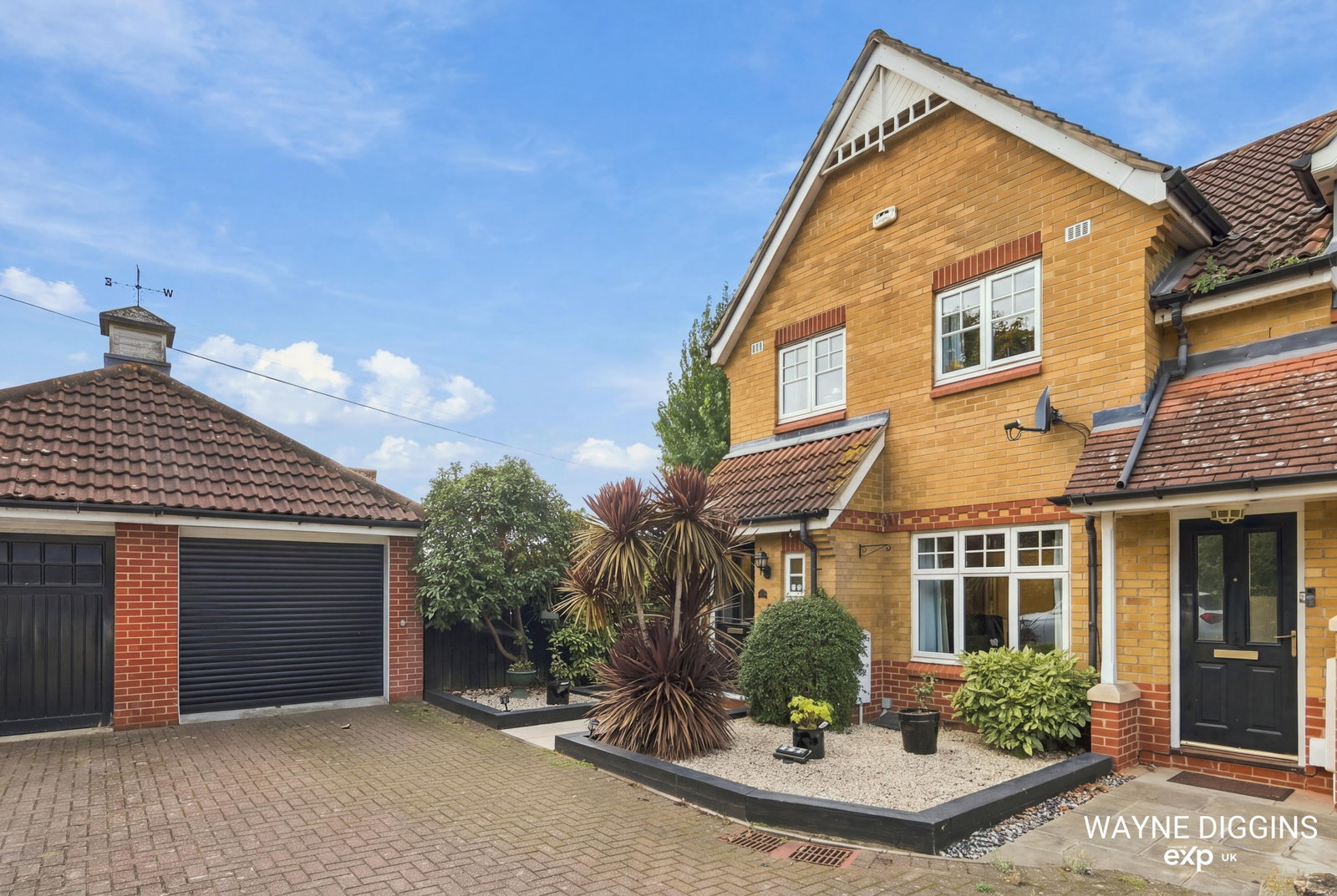 End Of Terrace House for sale in Grays, Newburgh Road, Grays, RM17 6UG