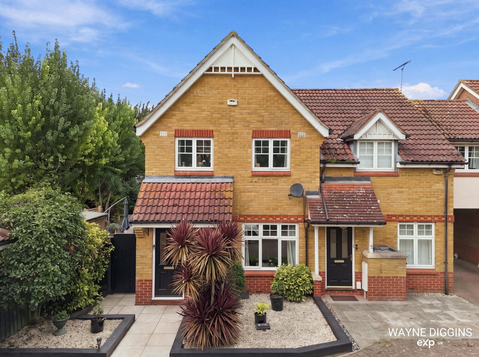 End Of Terrace House for sale in Grays, Newburgh Road, Grays, RM17 6UG