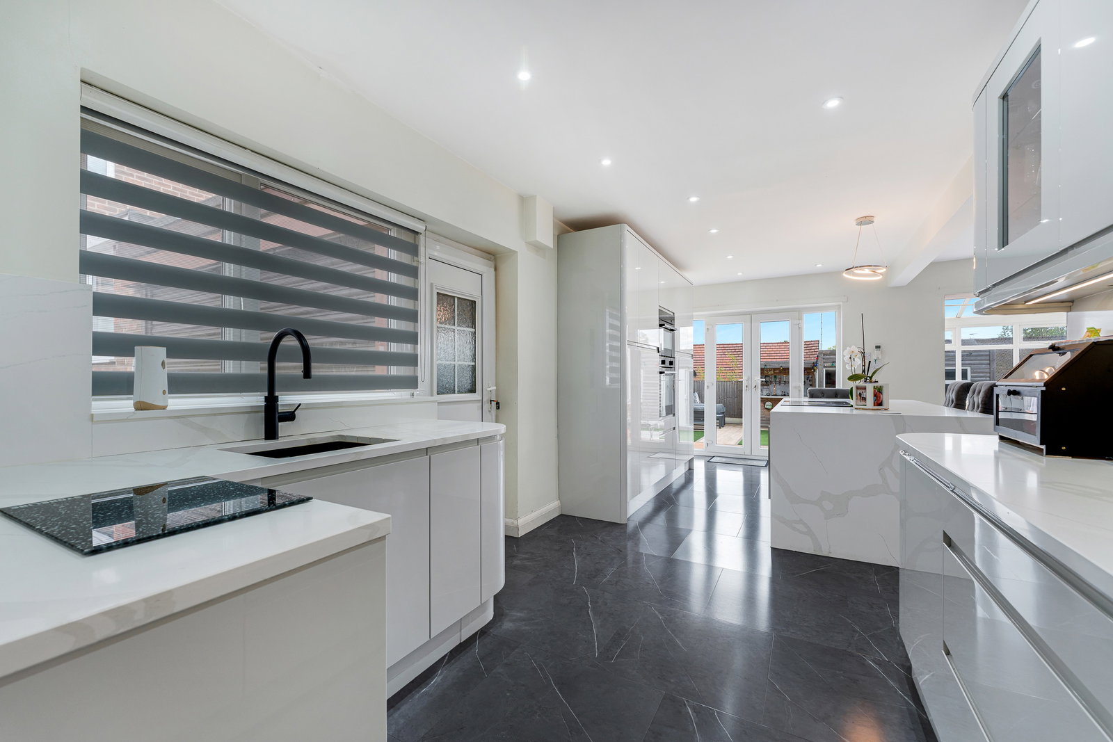 Semi Detached House for sale in Manchester, Rochford Avenue, Whitefield, Manchester, M45 7PQ, 1682 m²