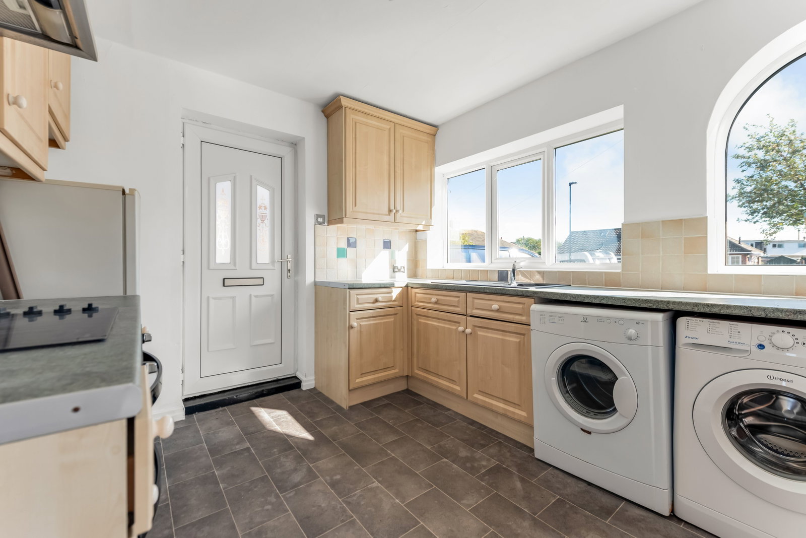 Semi Detached Bungalow for sale in York, Ash Close, York, YO31 1HE, 839 m²