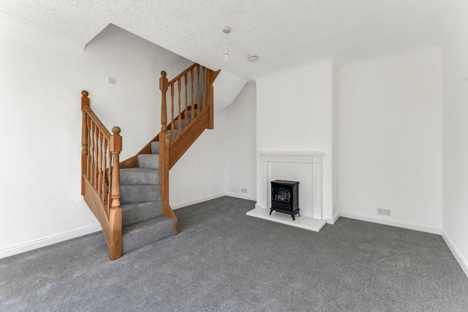 Semi Detached Bungalow for sale in York, Ash Close, York, YO31 1HE, 839 m²