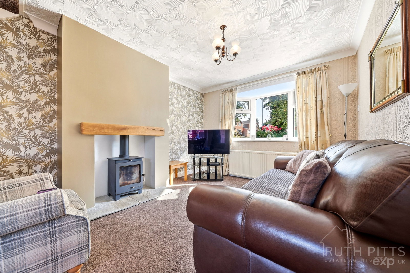 Semi Detached House for sale in Pontefract, Little Lane, Upton, WF9