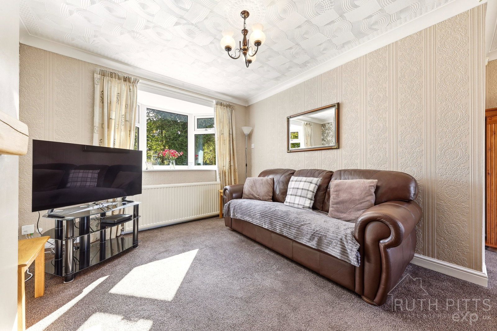 Semi Detached House for sale in Pontefract, Little Lane, Upton, WF9