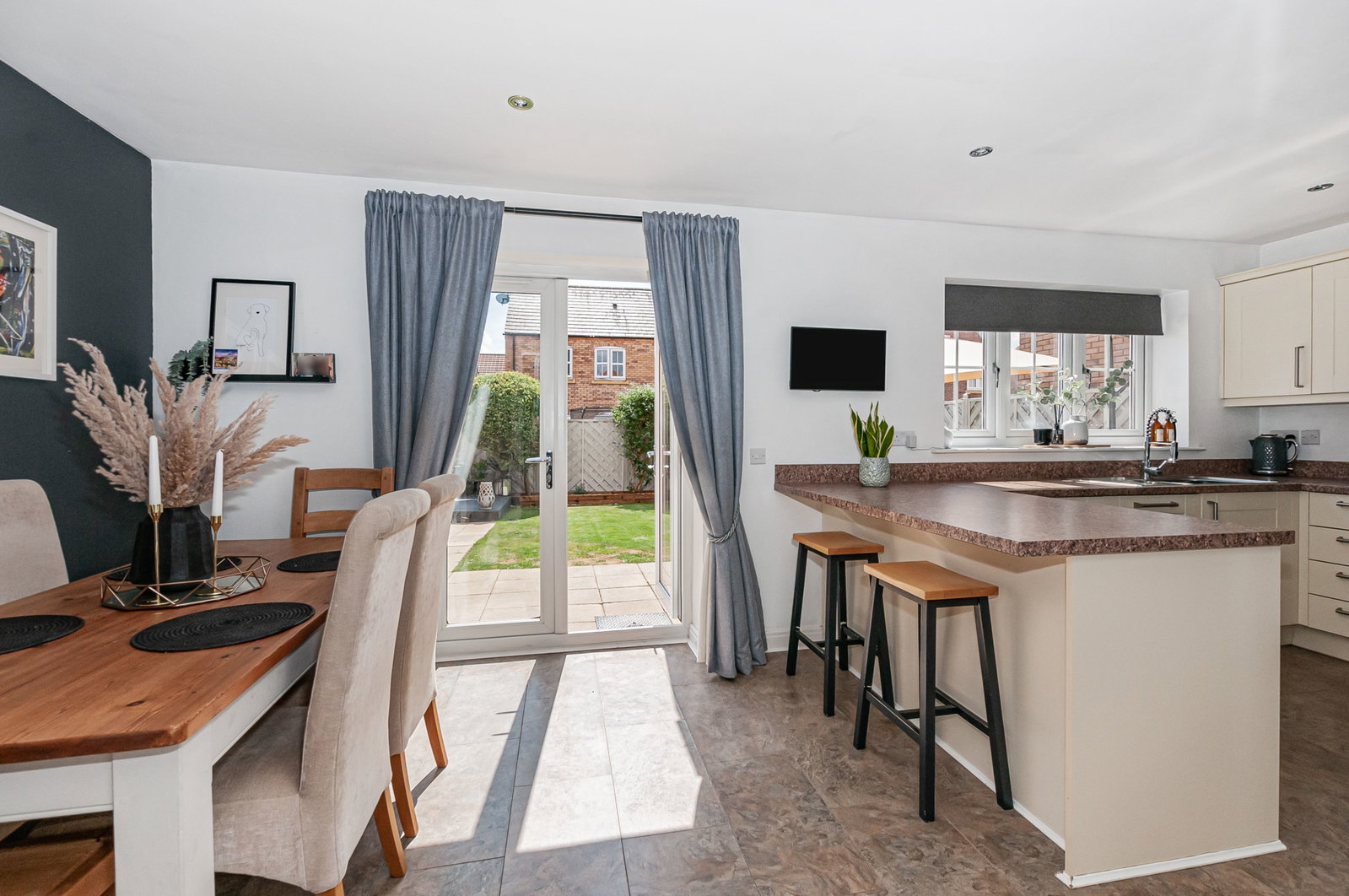 Detached House in Hull 2