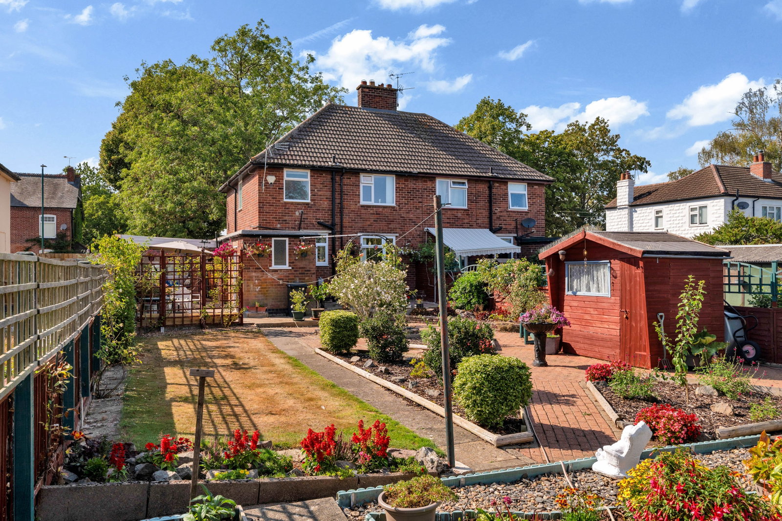 Semi Detached House for sale in Leicester, Barkby Road, Queniborough, LE7 3FD
