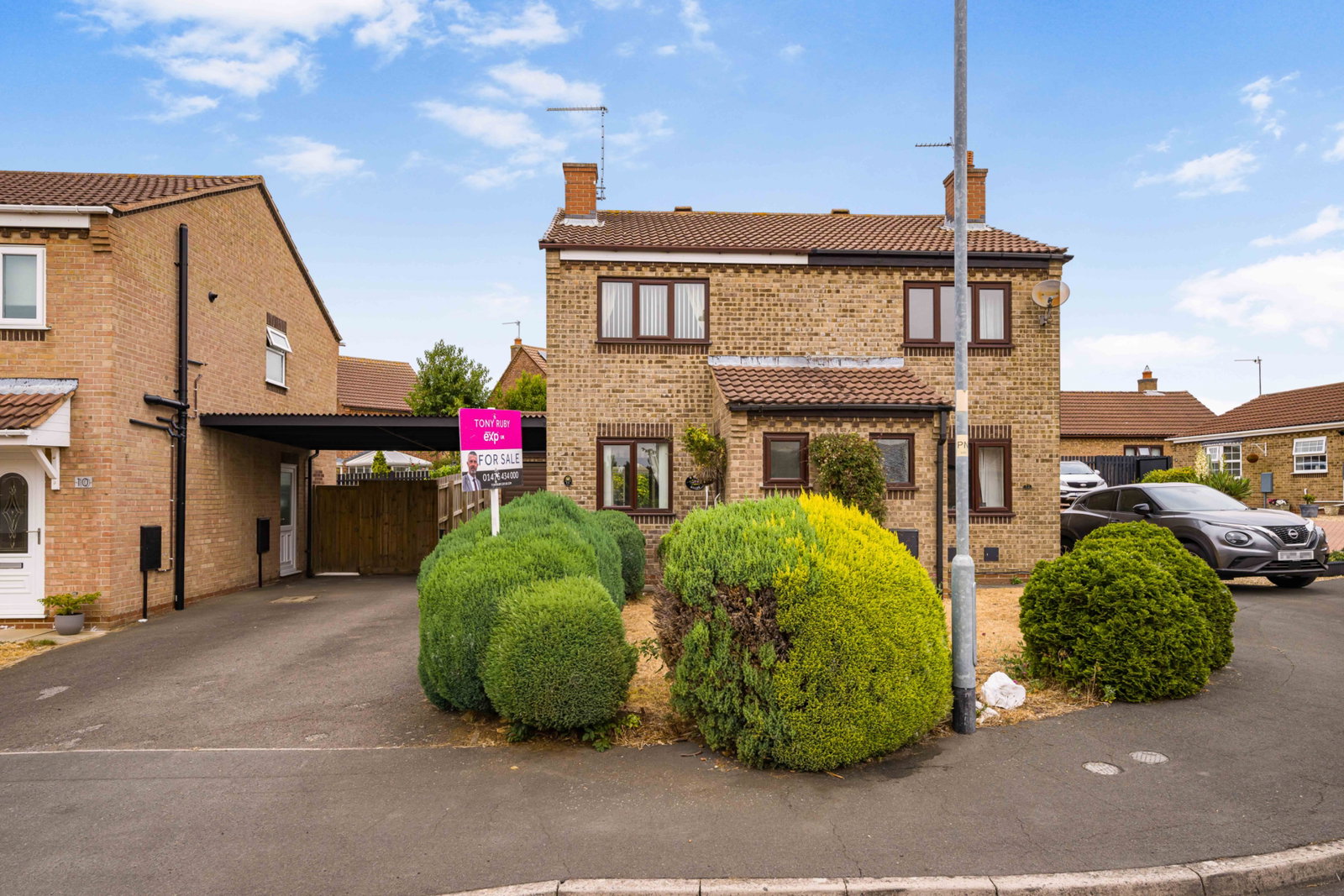 Semi Detached House for sale in Grantham, Carlisle Close on Barrowby Gate in Grantham, 625 m²