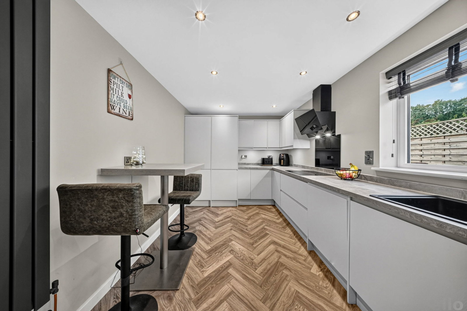 Detached House for sale in Burnley, Walk Mill Place, Cliviger, Burnley, BB10 4UB, 1725 m²