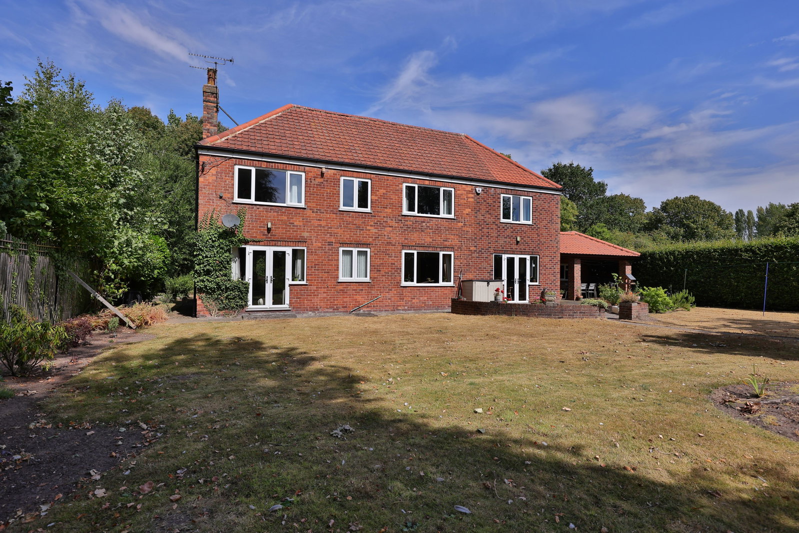 Detached House for sale in York, Whinchat House, Escrick, 2322 m²