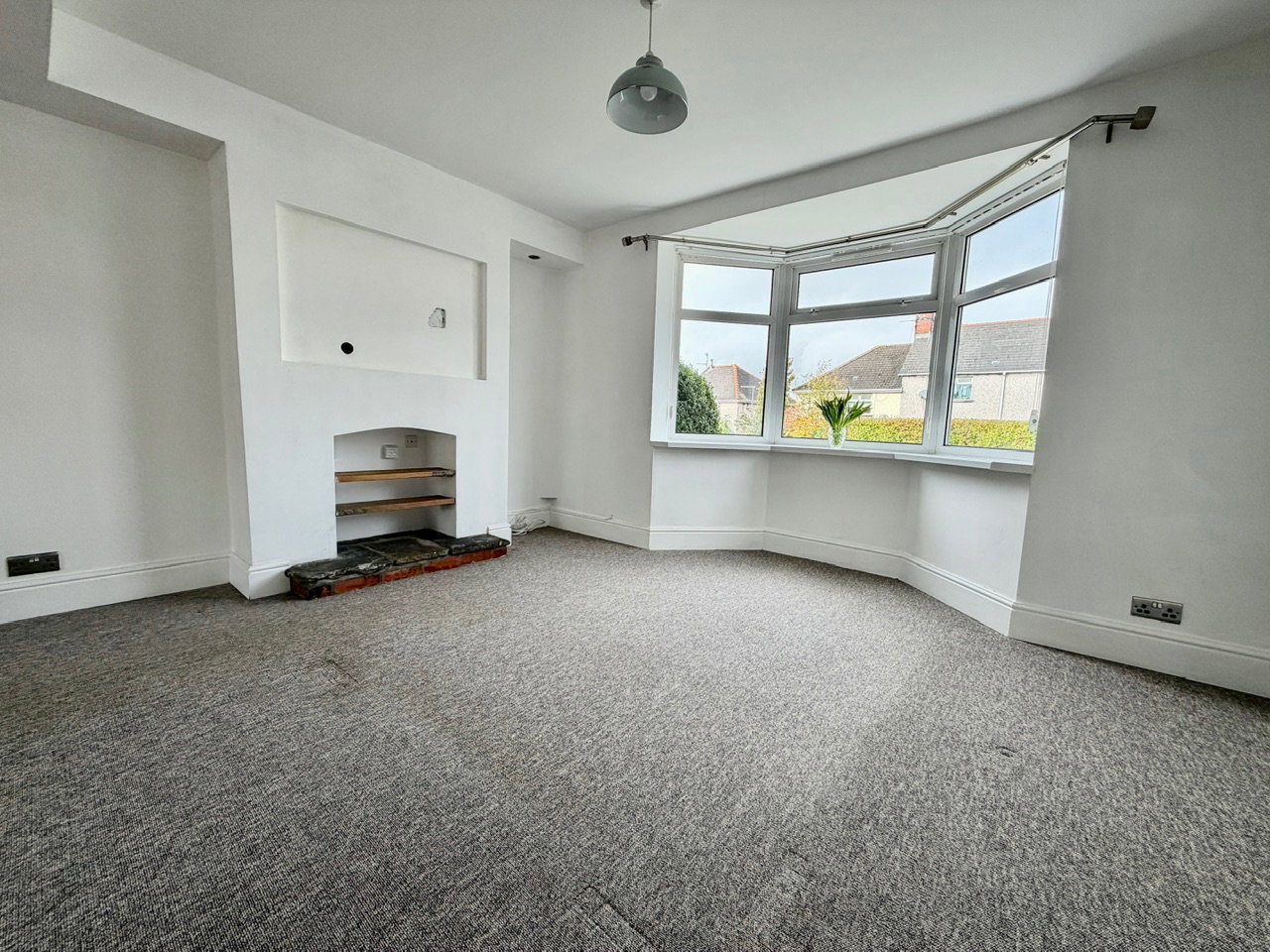 Terraced House for sale in Blackwood, Markham Crescent, Oakdale, NP12, 1044 m²