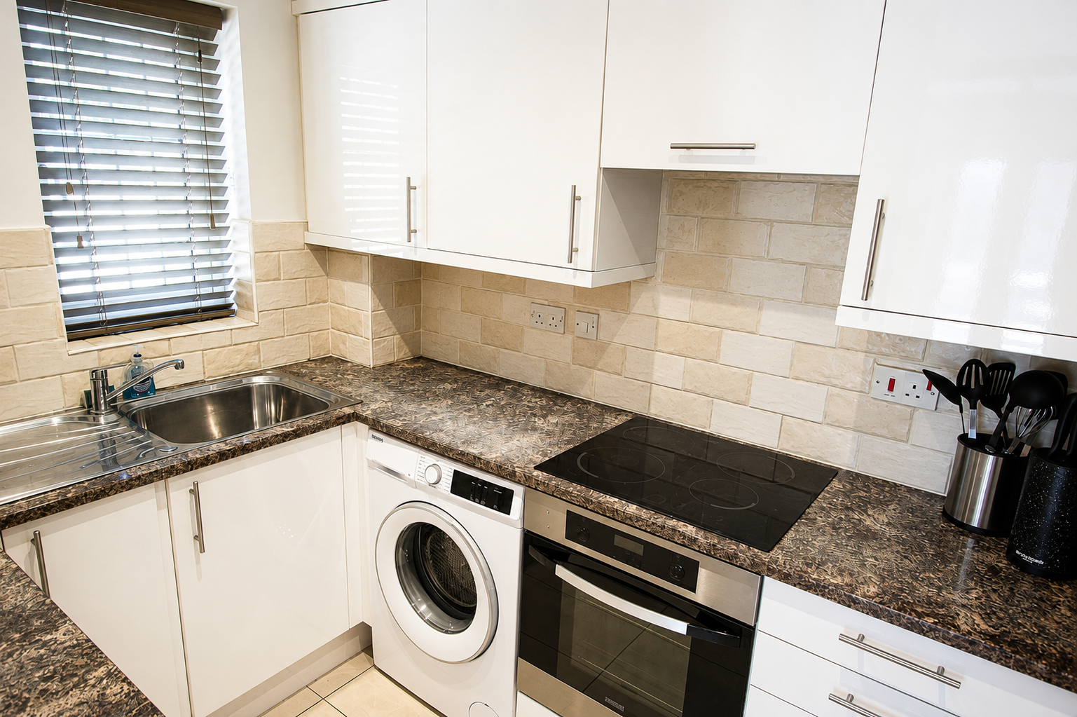 End Of Terrace House for sale in Abbots Langley, Creasy Close, Abbots Langley, WD5 0HS