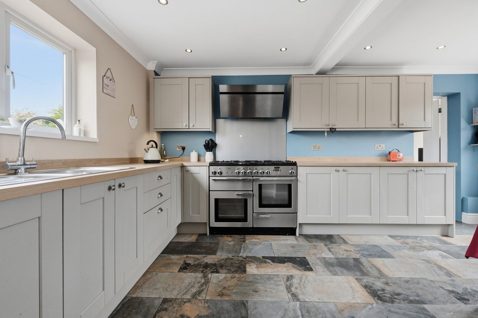 Semi Detached House for sale in Sittingbourne, The Street, Lower Halstow, Sittingbourne, ME9 7DP