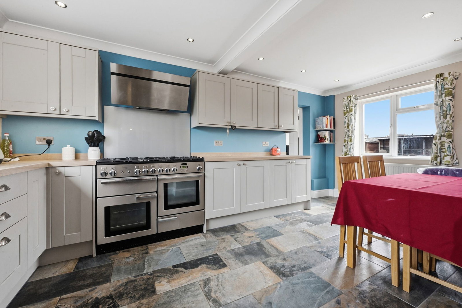Semi Detached House for sale in Sittingbourne, The Street, Lower Halstow, Sittingbourne, ME9 7DP
