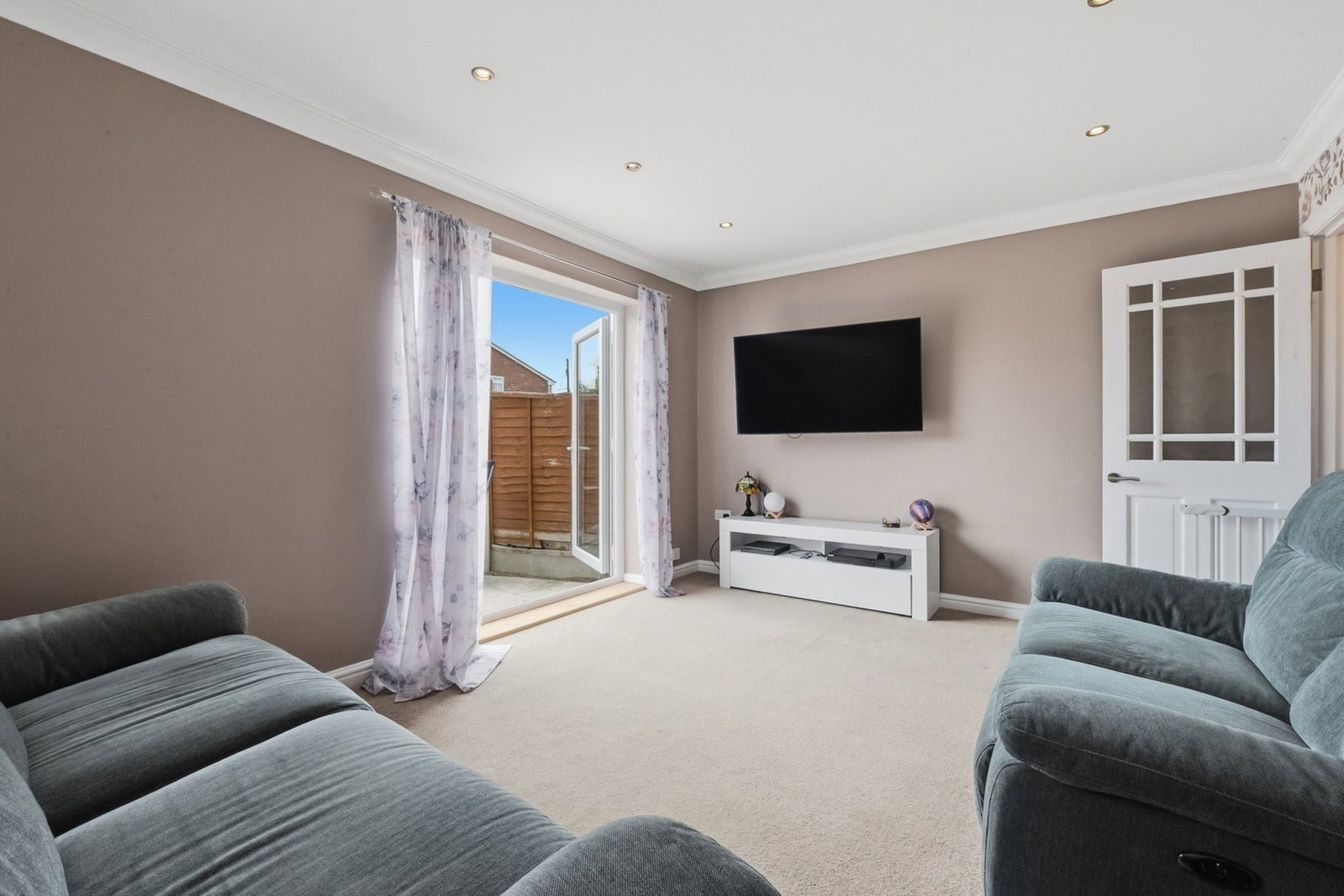 Semi Detached House for sale in Sittingbourne, The Street, Lower Halstow, Sittingbourne, ME9 7DP