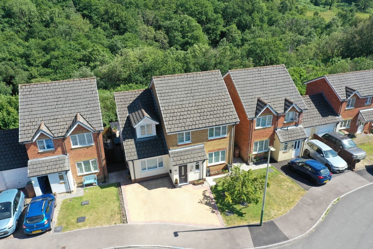 Detached House for sale in Newport, Valley Meadow Close, Newbridge, NP11, 1313 m²