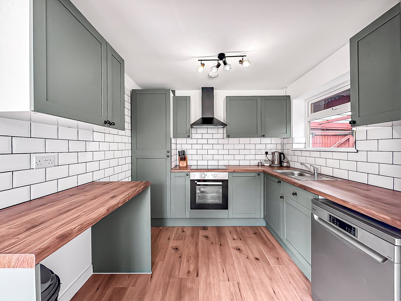 Semi Detached Bungalow in Gloucester 4