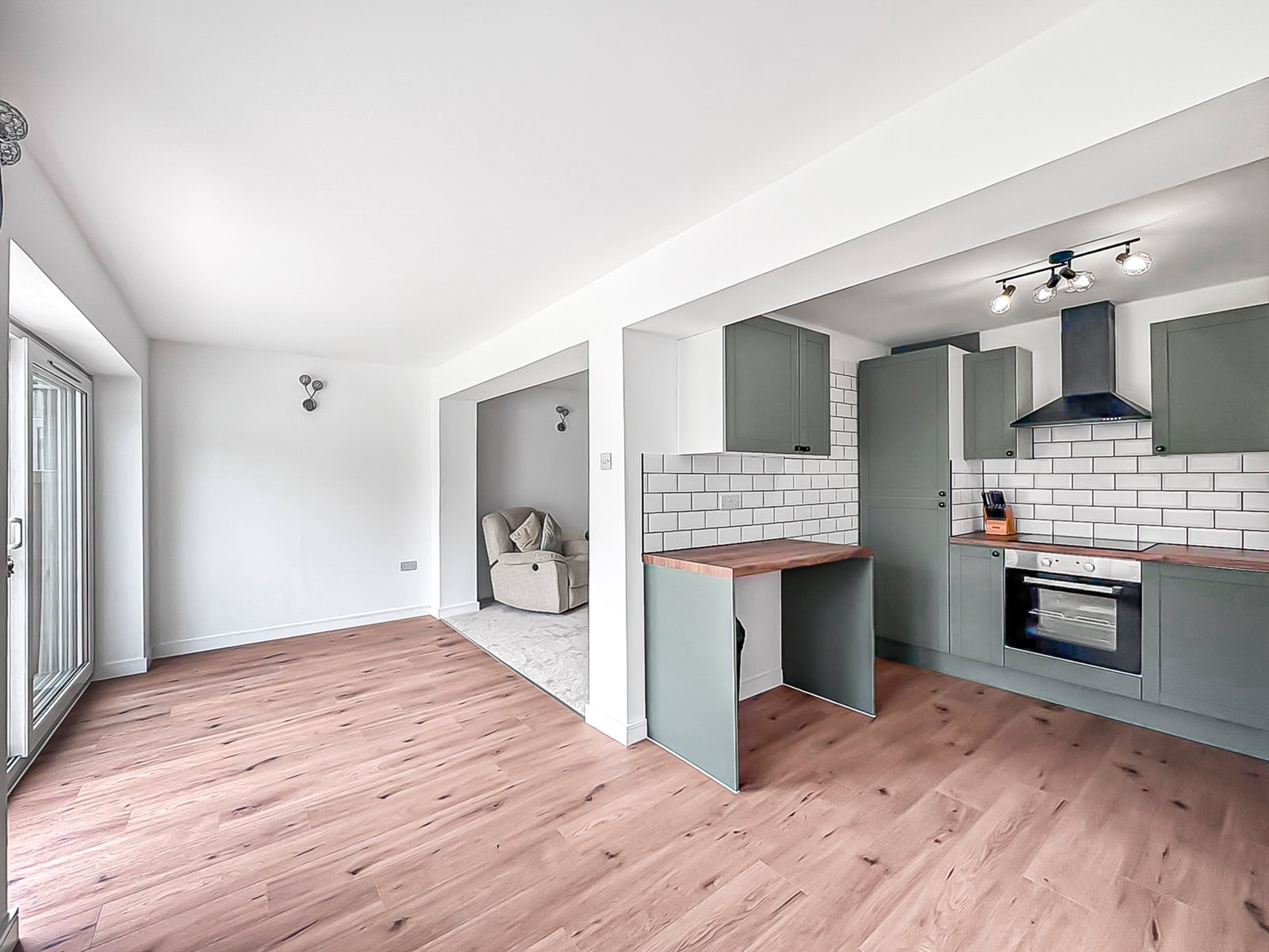 Semi Detached Bungalow in Gloucester 3