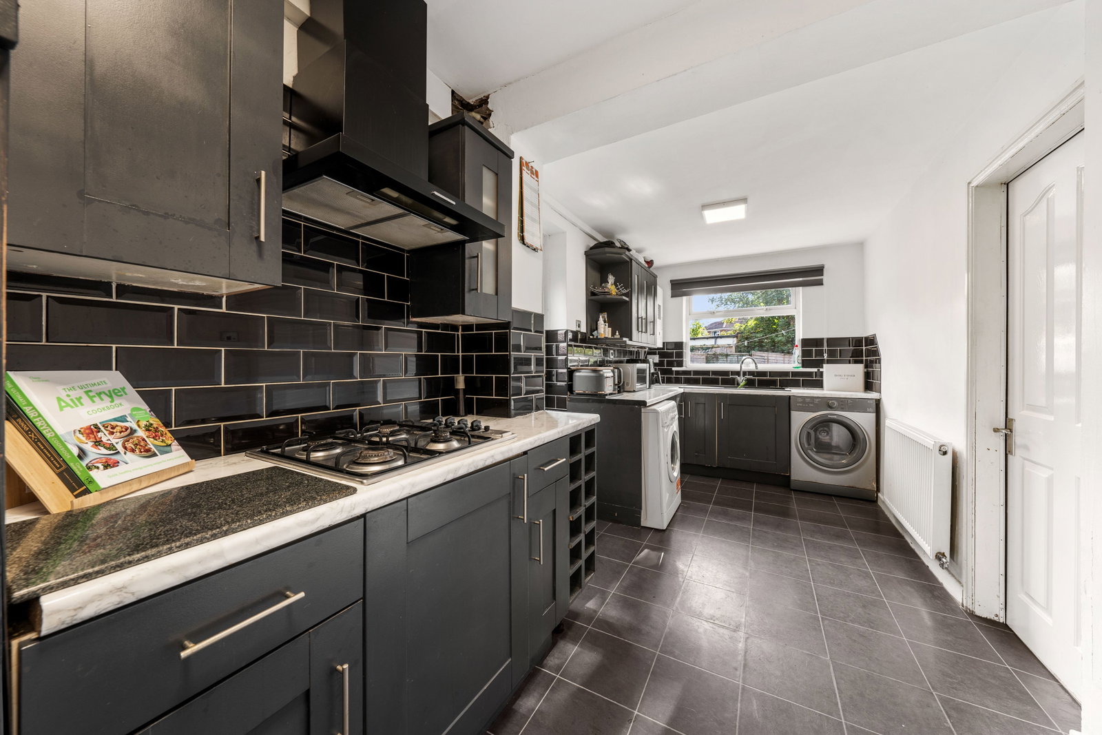 Semi Detached House for sale in Manchester, Longley Lane, Manchester, M22, 998 m²